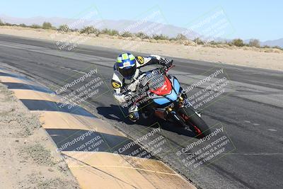 media/Dec-01-2025-Moto Forza (Mon) [[2daa91e15f]]/2-Intermediate Group/Session 4 (Turn 10 Inside)/